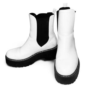 Soda White Heeled Chunky Chelsea Platform Booties - Size 7.5